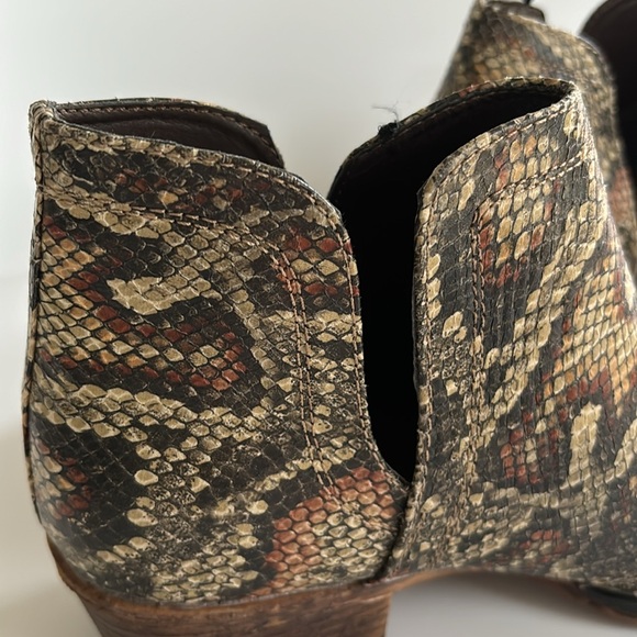 Roper Women’s Ava Faux Snake Snip Toe Ankle Boot - Picture 11 of 16